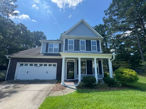 6 Bedroom and 3.5 Bathrooms in Quiet neighborhood Hampstead