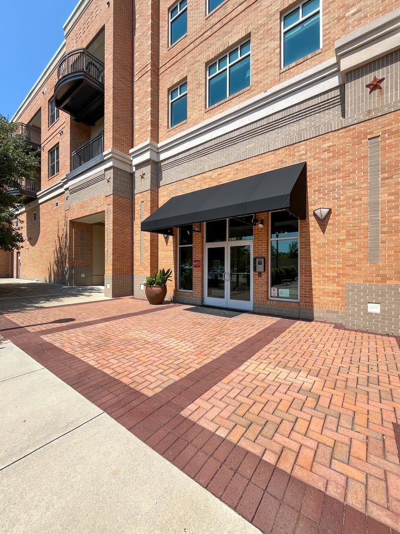 Wilmington Condo: 6832 Main Street #217