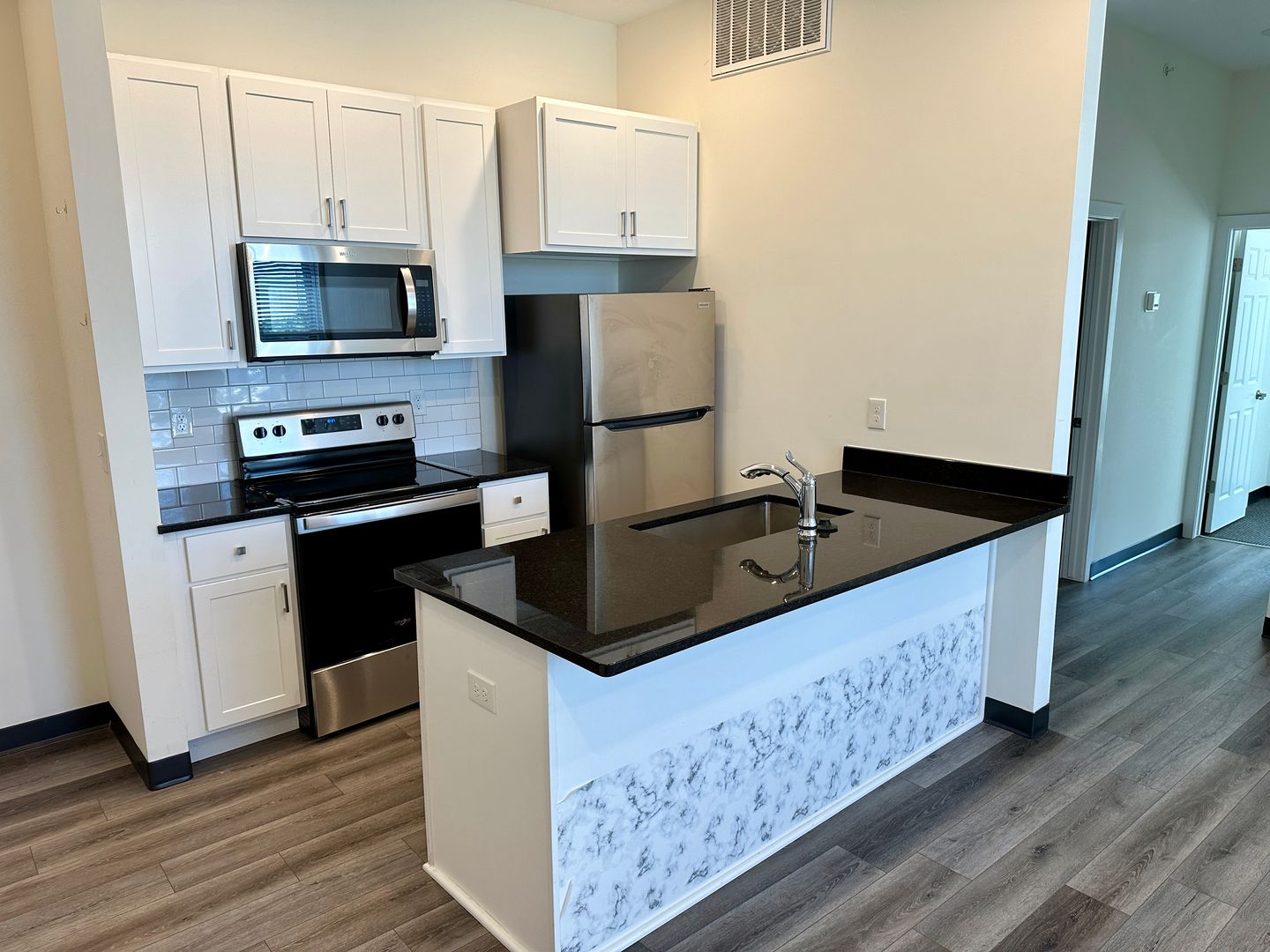 St. Paul Apartment: 1179 7th St E