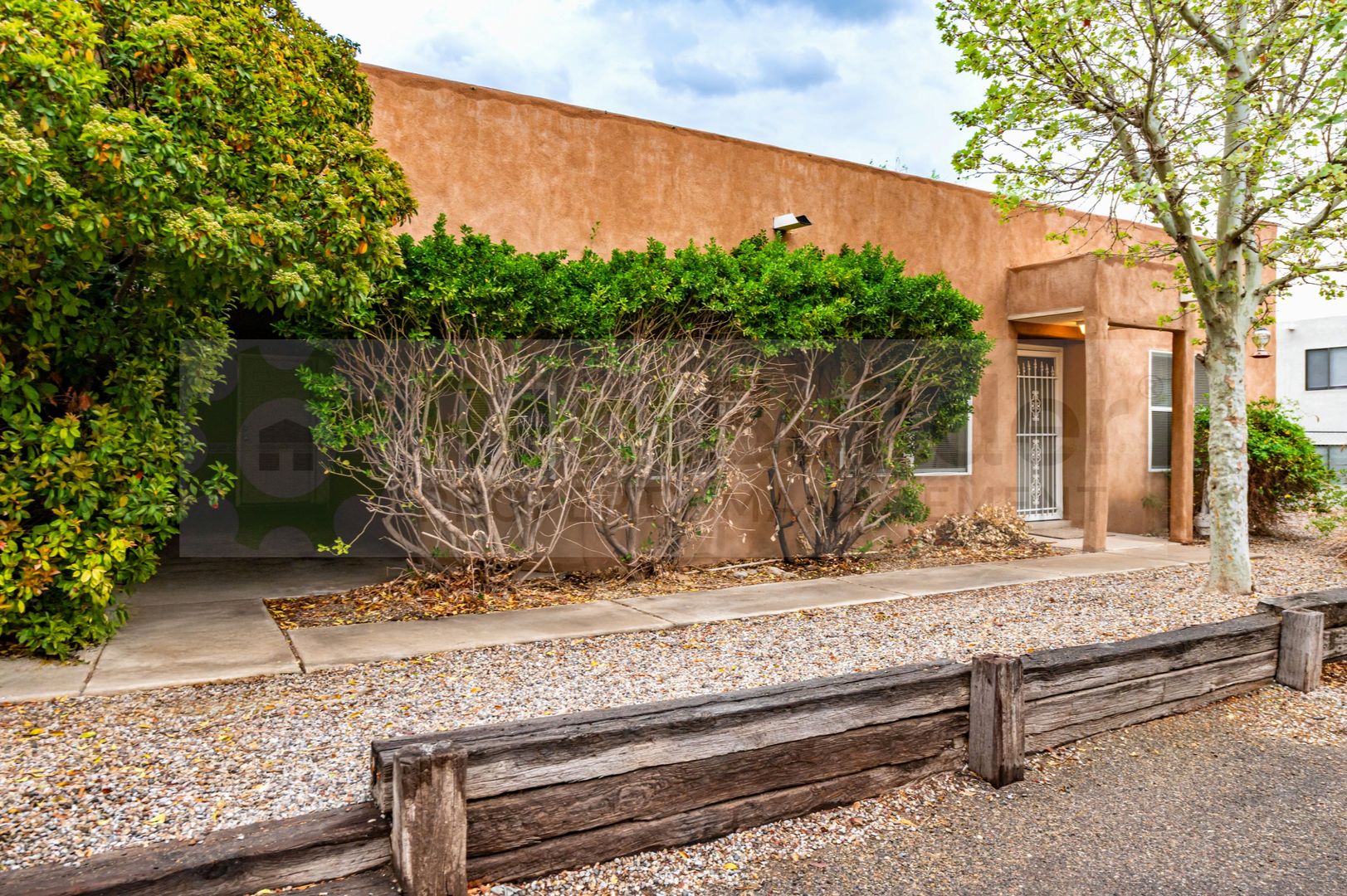 Rio Rancho Apartment: 304 Geraldine Road SE