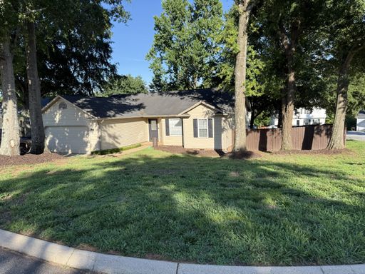Renovated 3 bedroom, 2 bath home in Greenville – photo 1