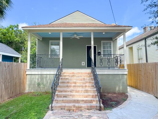 Vouchers Accepted-Fresh, Modern & Spacious — Renovated 3BR/2BA Home – photo 1