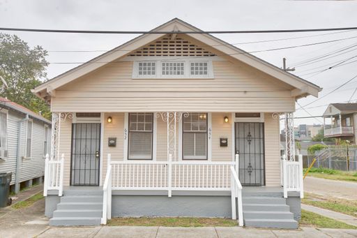Charming 1 Bedroom Apartment Mid City – photo 1