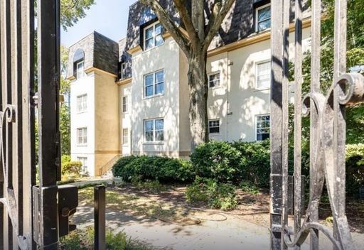 1 Bedroom Condo – 1230 Piedmont Ave., NE #402, Atlanta, GA 30309