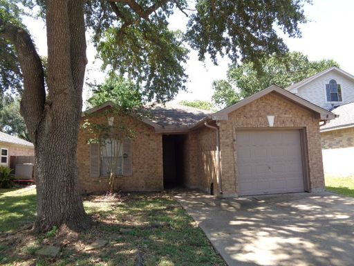 Charming 3-Bedroom Home in Katy – Move-In Ready with Spacious Backyard! – photo 1