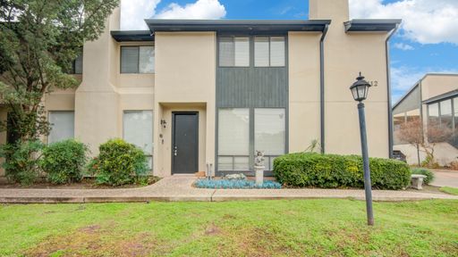 Charming 2-Story Condo Near Galleria & Uptown – photo 1