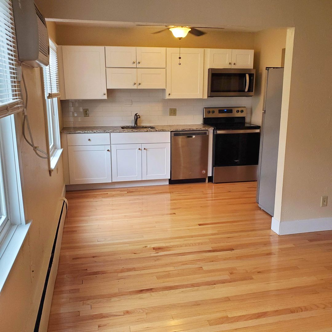 Saint Louis Park Apartment: 8216 W 31st St.