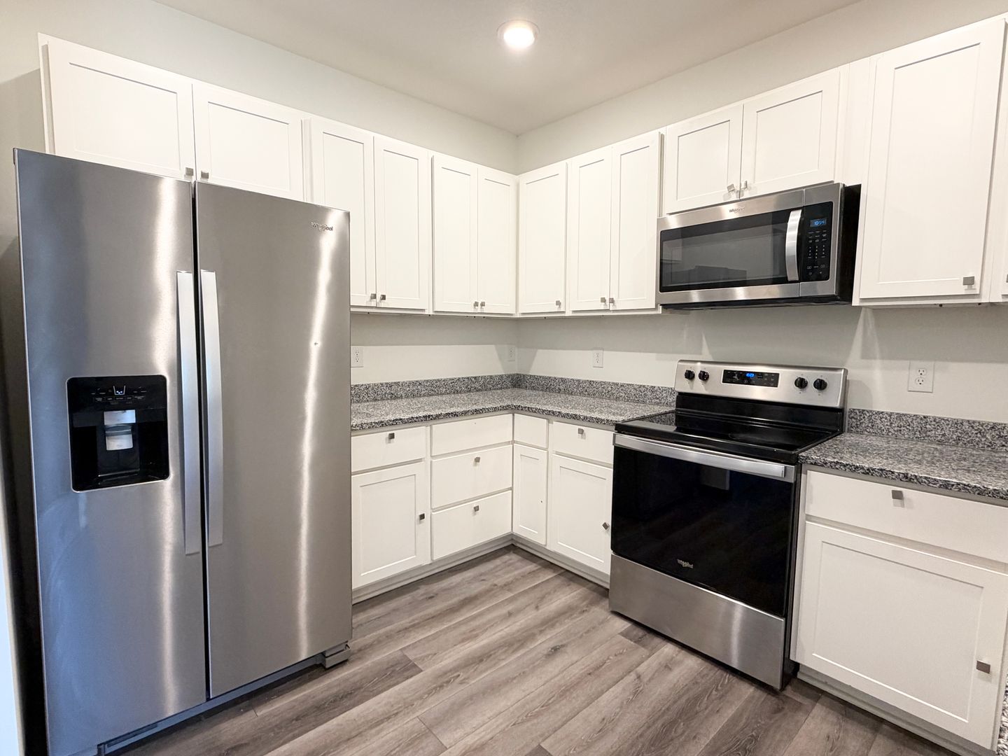 Saint Paul Apartment: 1922 Wilson Ave