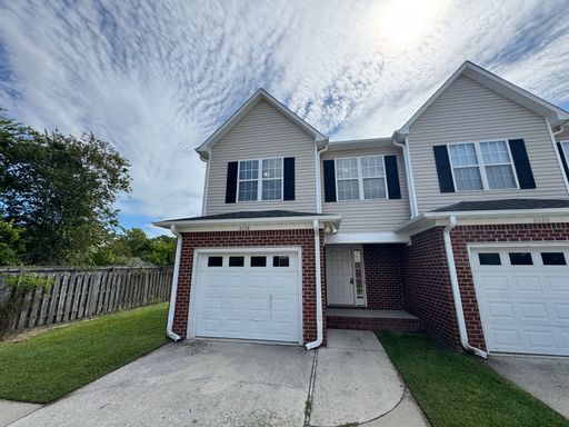 Larson Place - End Unit Townhome, Lawncare included, Minutes to Wrightsville Beach – photo 1