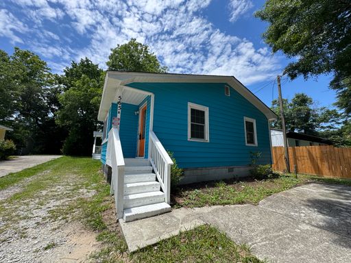 Downtown Wilmington - Located within walking distance of Maides park – photo 1