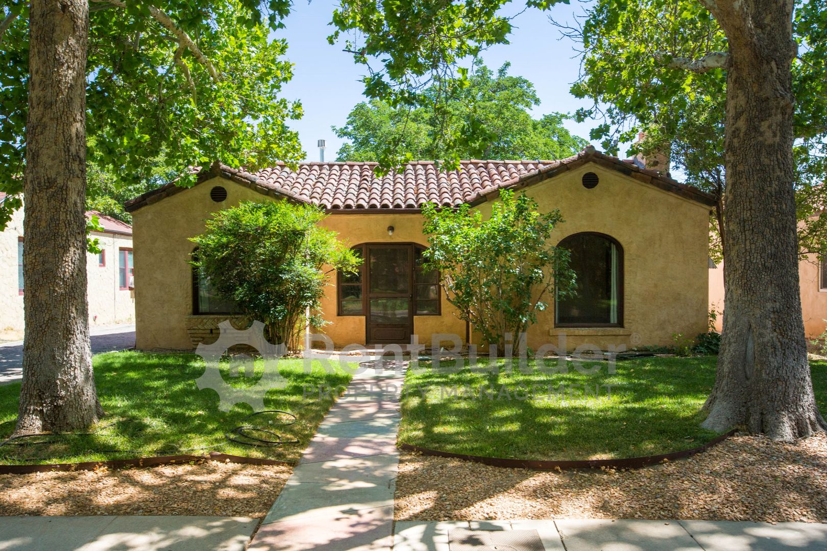 Albuquerque House: 1404 Marquette Place NE