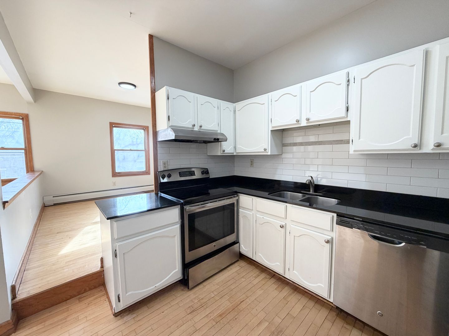 Minneapolis Apartment: 2514 Emerson Ave S.