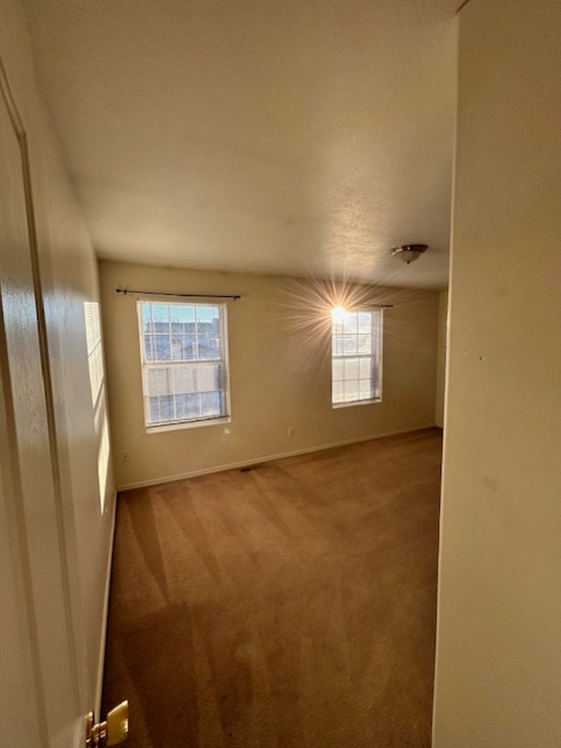 3 Bedroom 2 Bathroom Centrally Located Townhouse