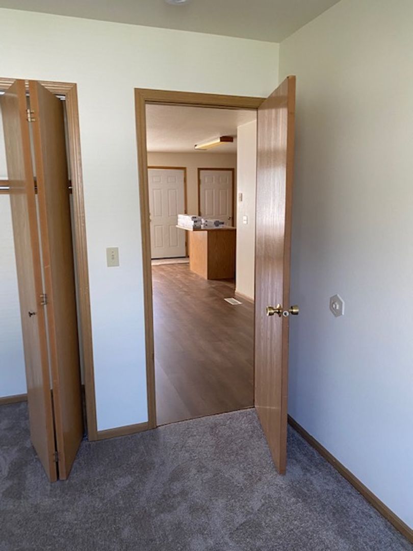 Belgrade House: 223 Spooner "C"