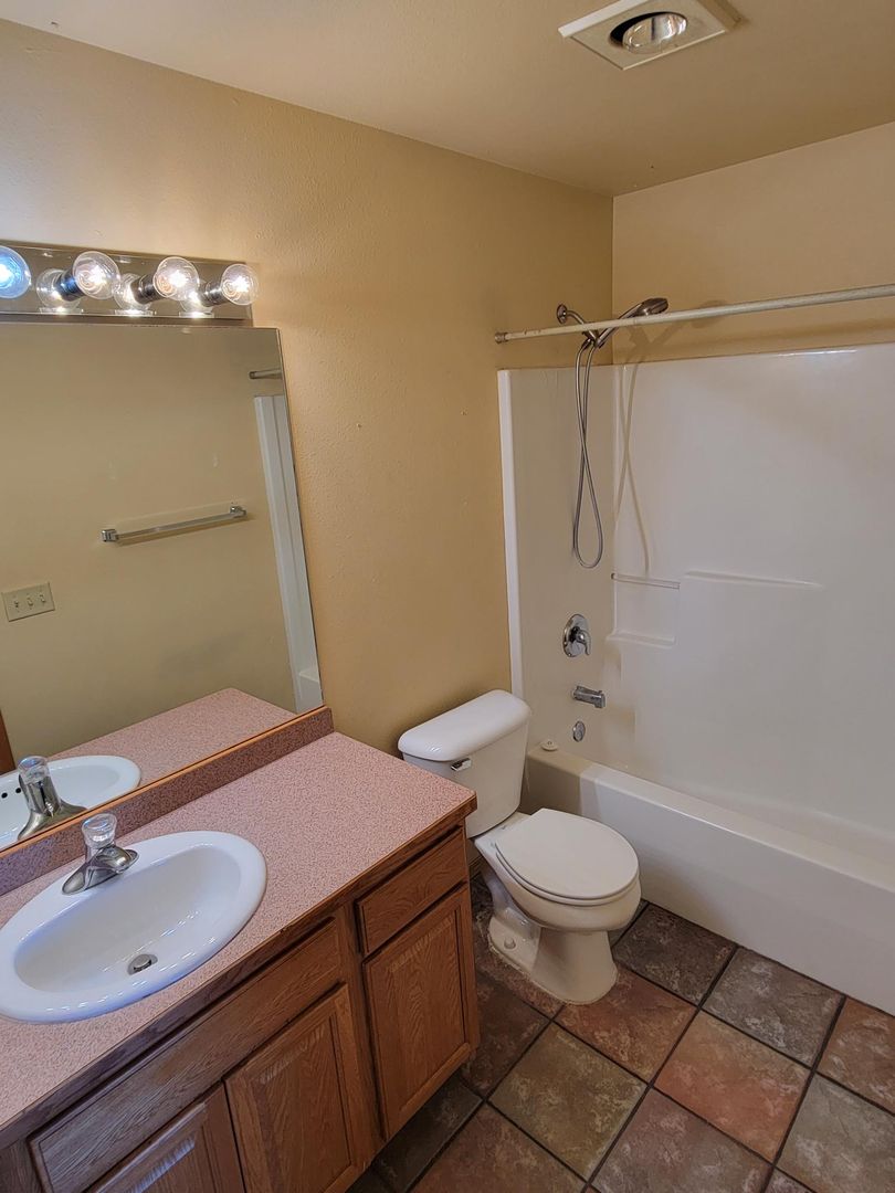 Belgrade House: 975 N. River Rock