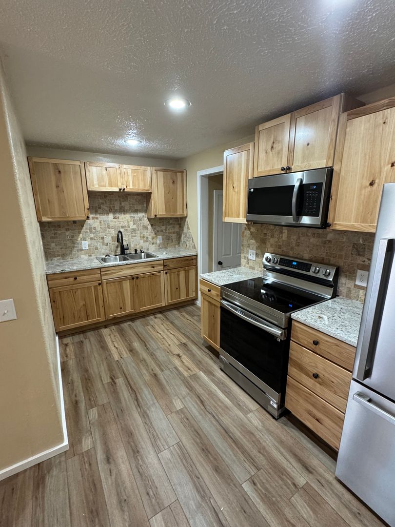 Bolivar Apartment: 1623 S. Pike Ave.