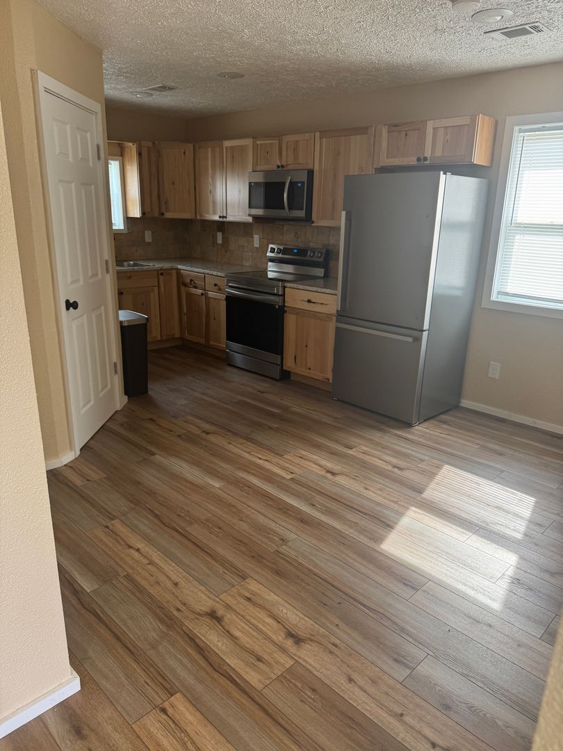 Bolivar Apartment: 1623 S. Pike Ave.