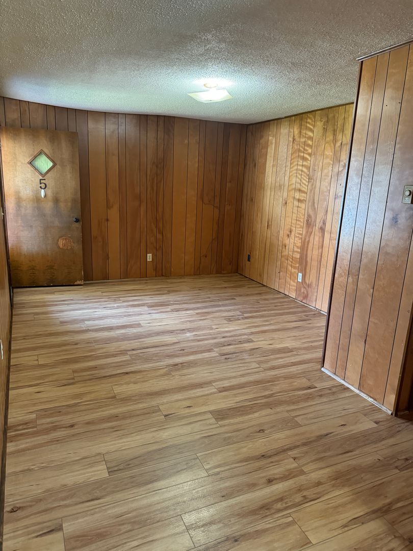 Bolivar Apartment: 1009 W. Broadway
