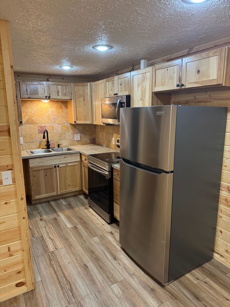 Bolivar Apartment: 1623 S. Pike Ave.