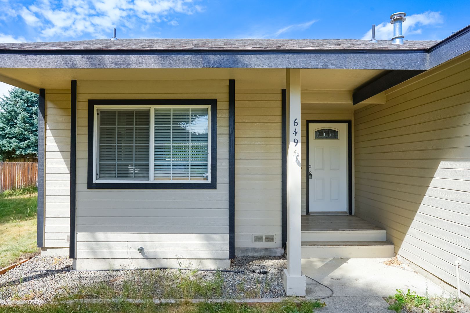 Hayden House: 649 W Helen Ave