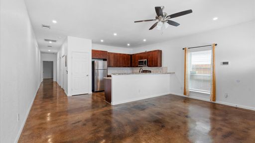 Listing photo thumbnail