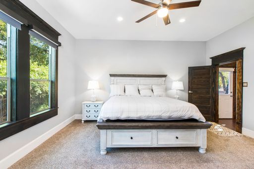 Listing photo thumbnail