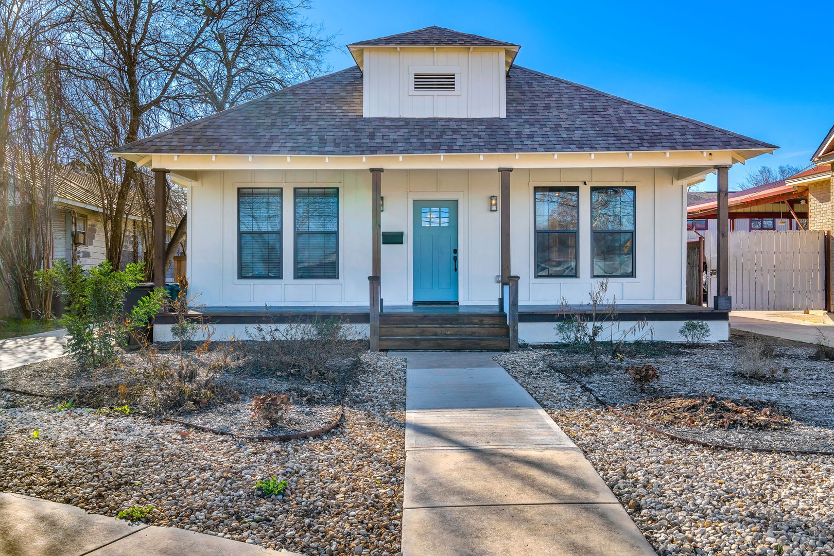 San Antonio House: 554 E Mitchell Street