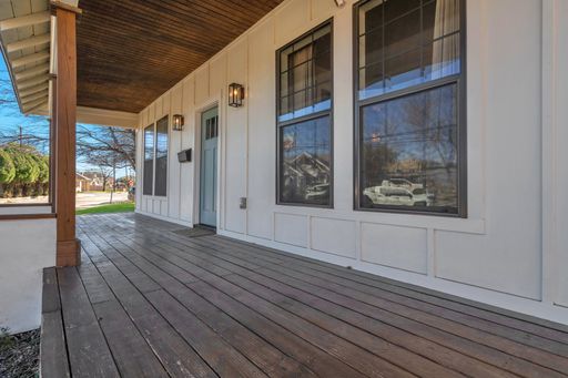 Listing photo thumbnail