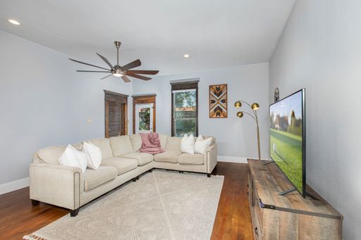 Listing photo thumbnail