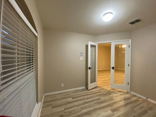 Listing photo thumbnail