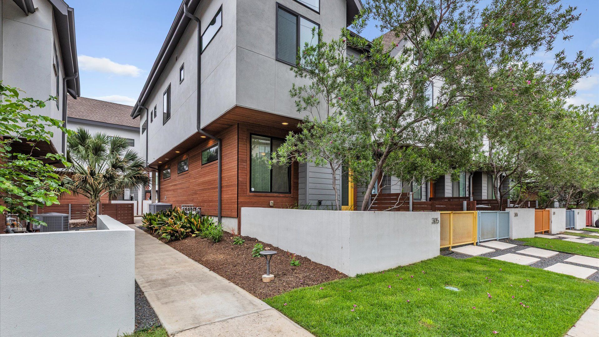 San Antonio House: 102 Tendick Unit 305