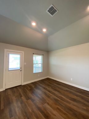Listing photo thumbnail