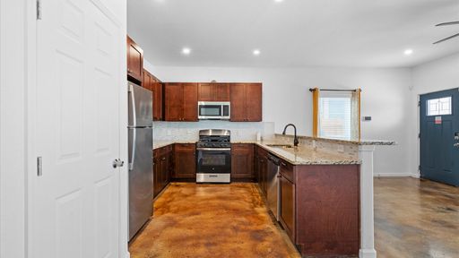 Listing photo thumbnail
