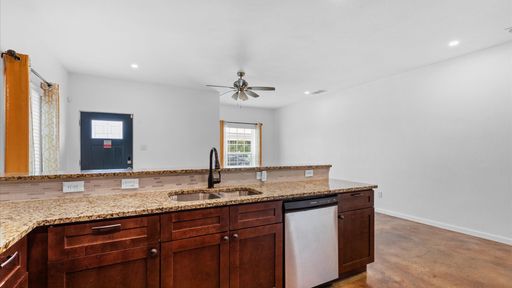 Listing photo thumbnail