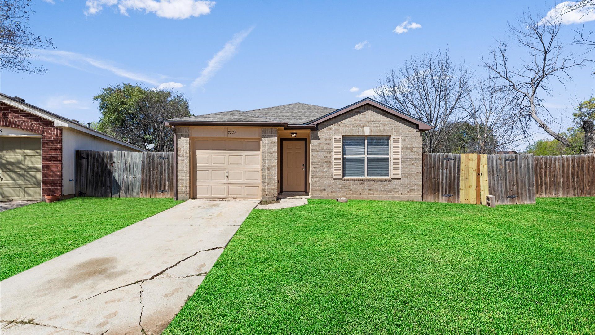 San Antonio House: 9575 Celine