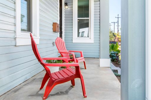 Listing photo thumbnail