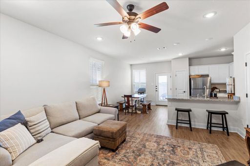 Listing photo thumbnail