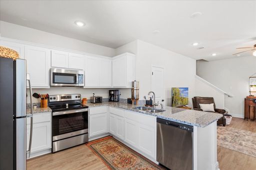 Listing photo thumbnail