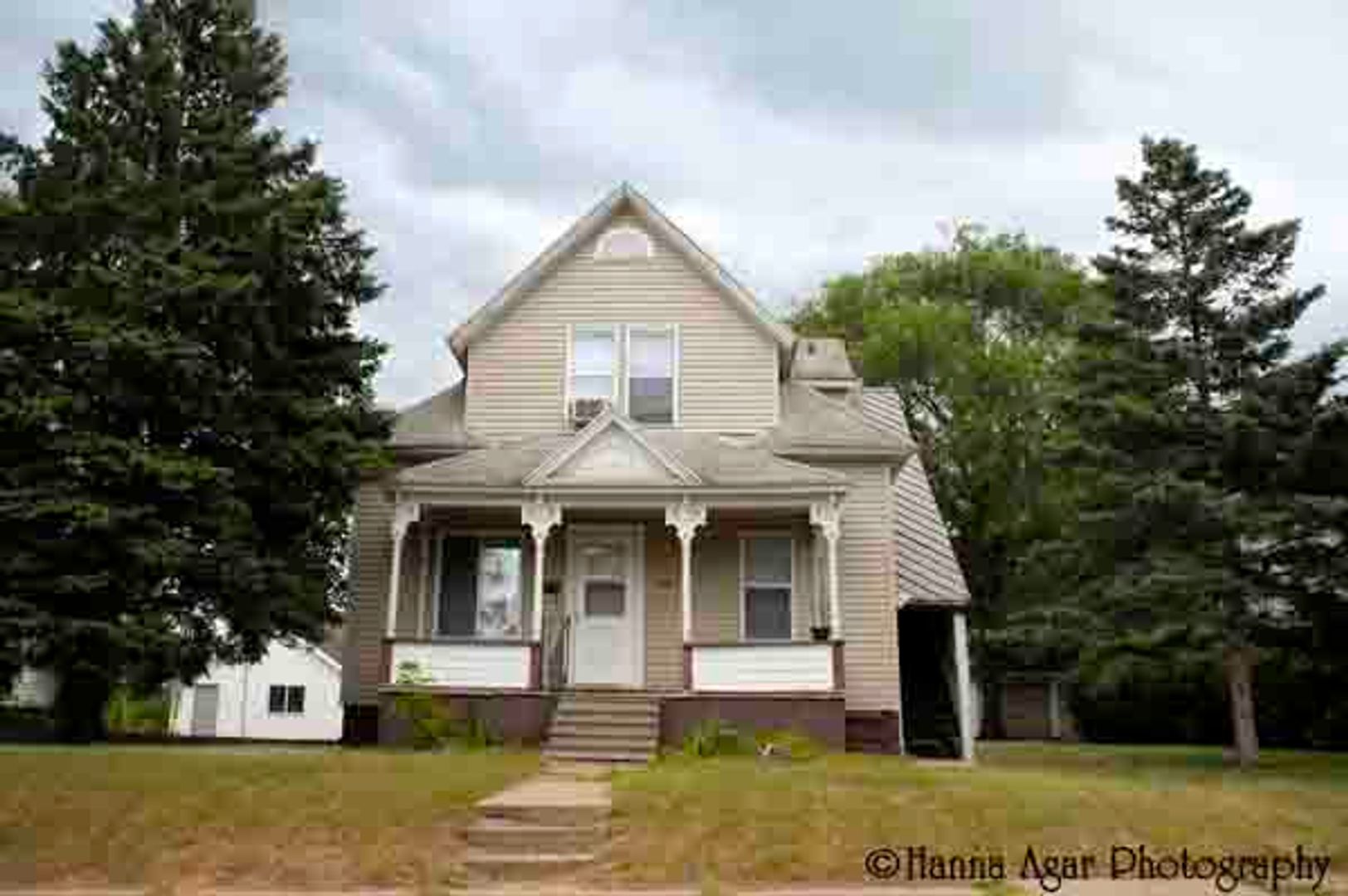 Eau Claire Apartment: 633 Spring Street