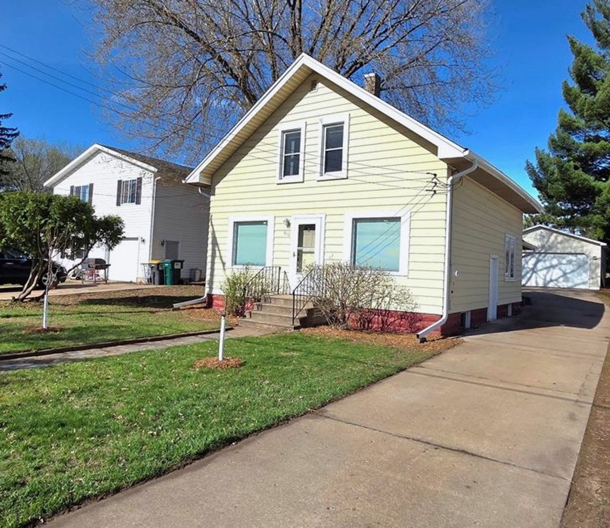 Eau Claire House: 816 Starr Ave