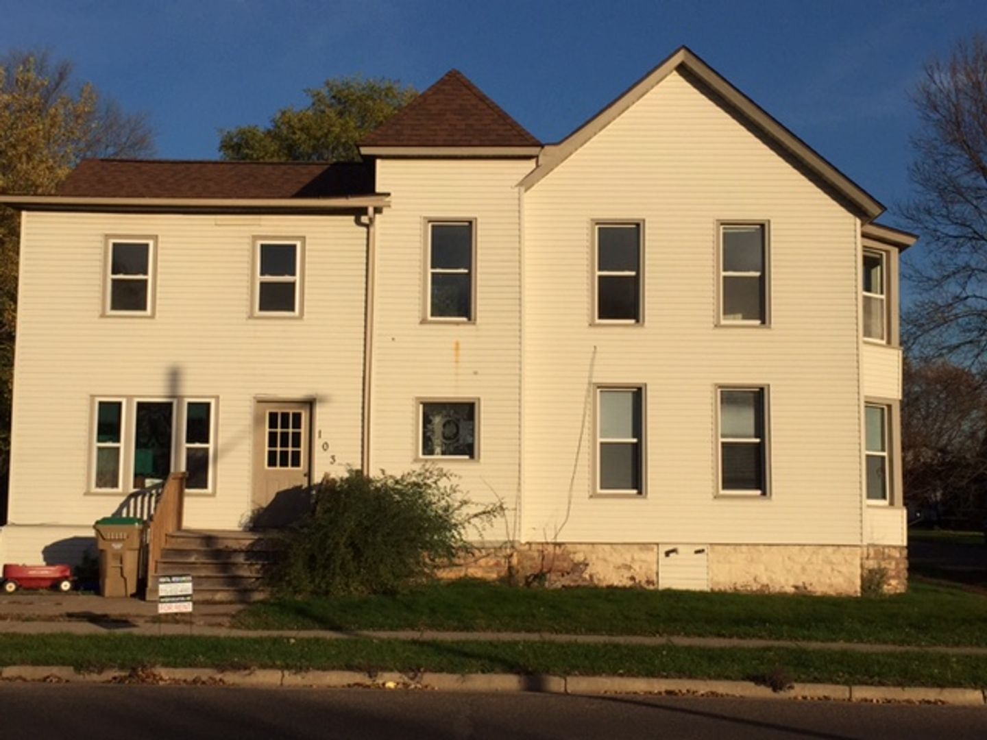 Chippewa Falls Apartment: 103 Division Street