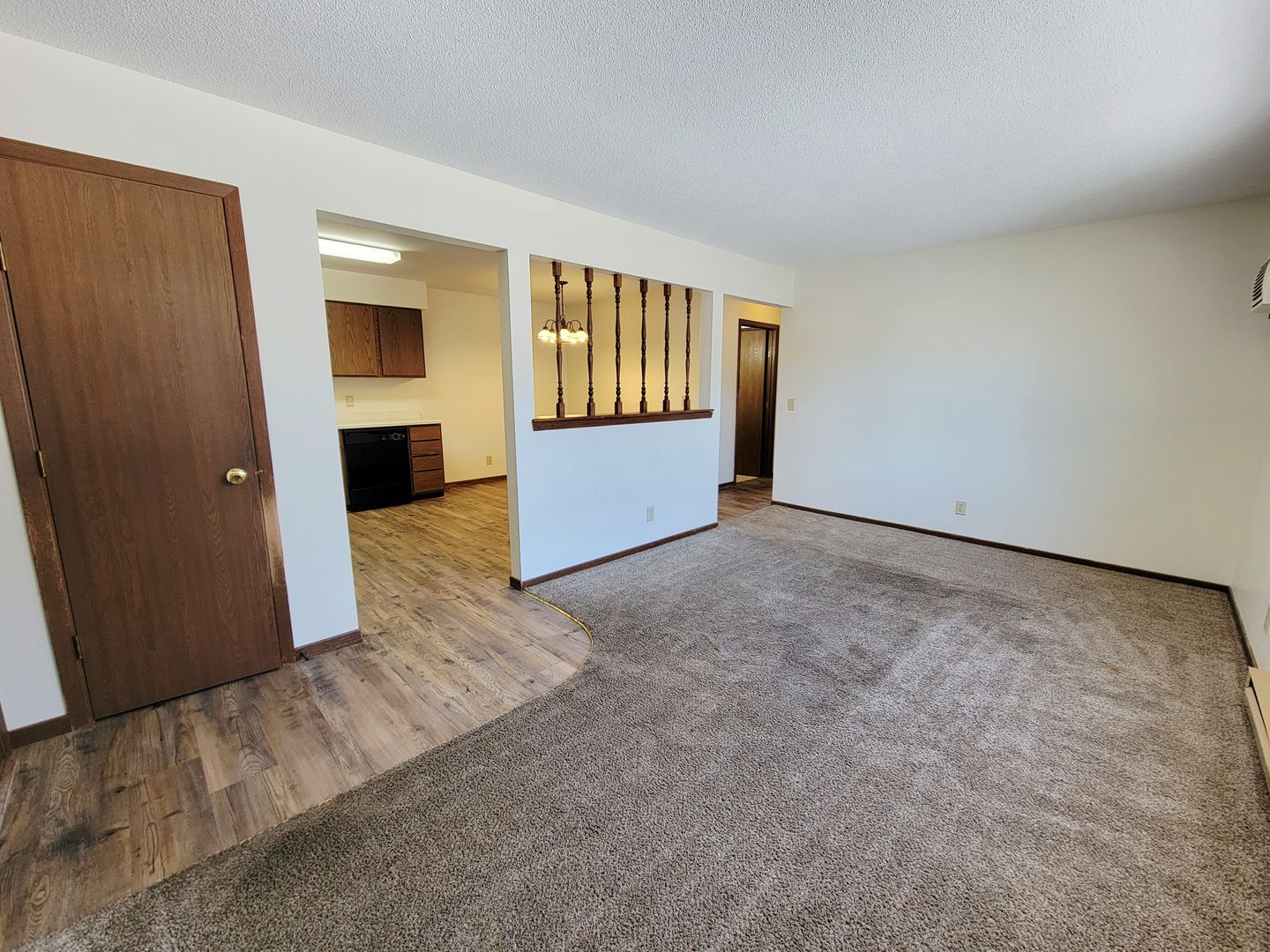 Eau Claire Apartment: 3303 Brian St.