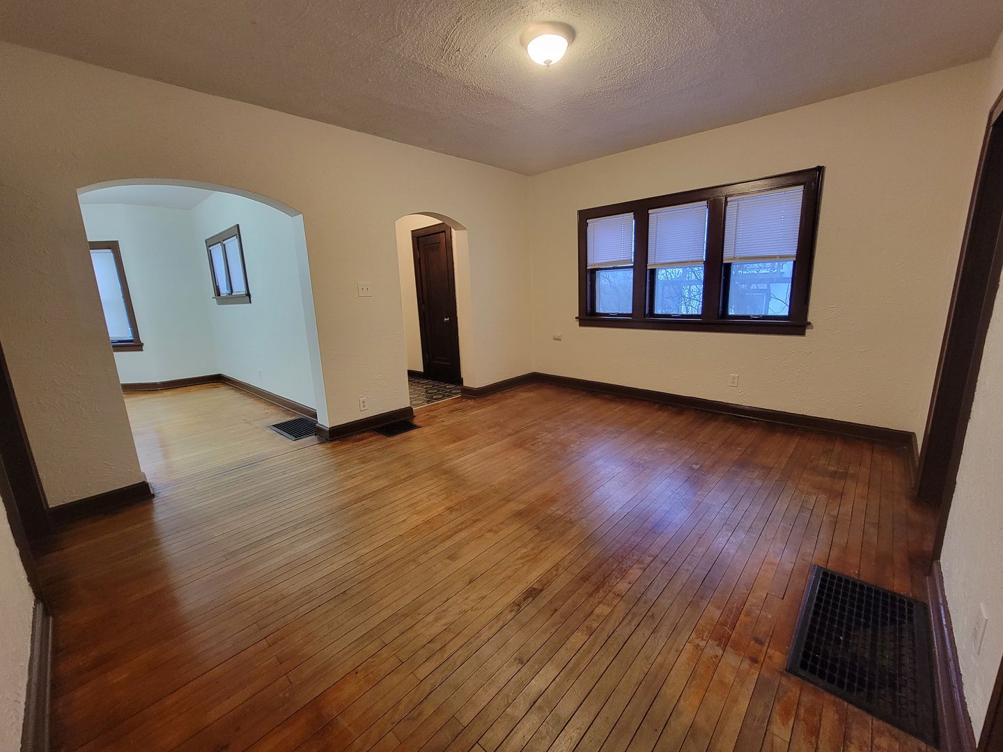 Eau Claire Apartment: 1034 E Madison Street