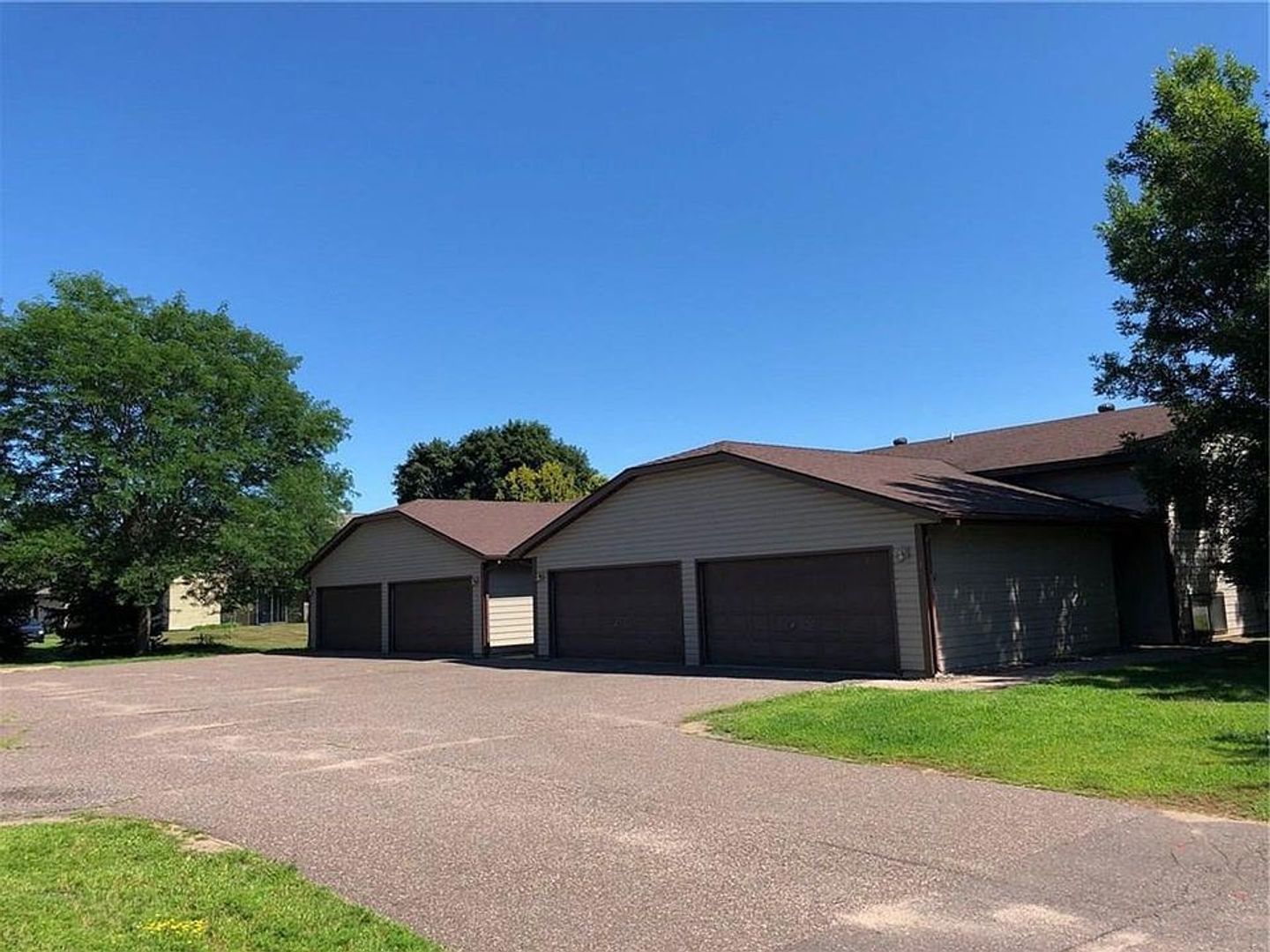 Eau Claire Apartment: 4710 Speros Lane
