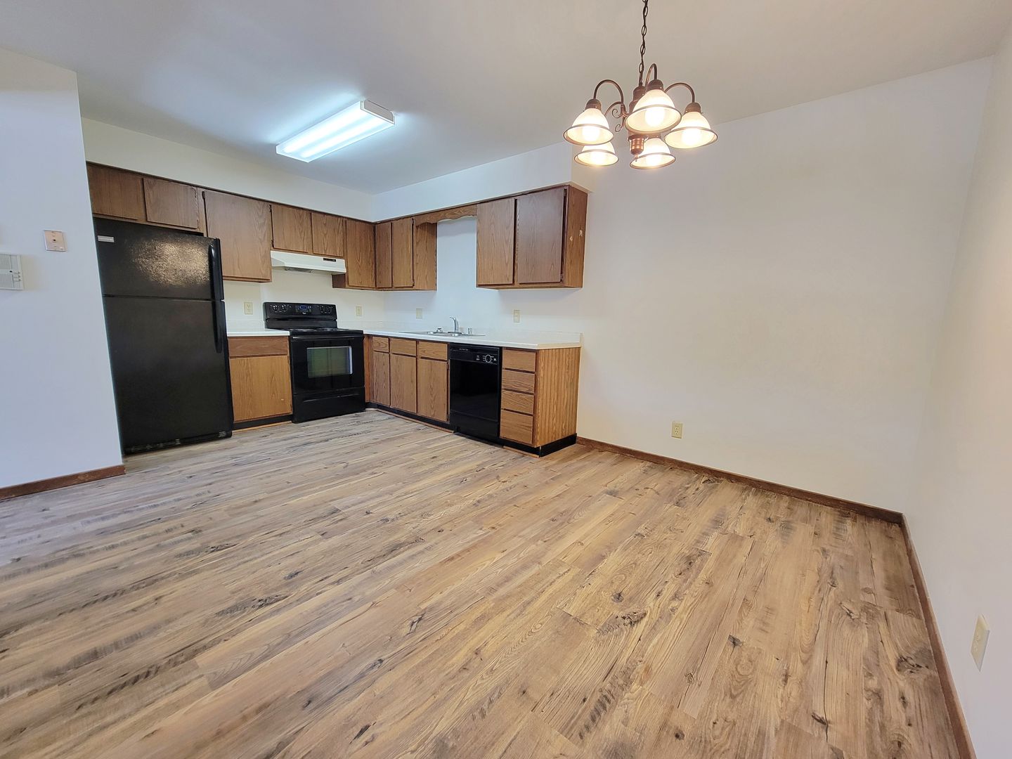 Eau Claire Apartment: 3303 Brian St.