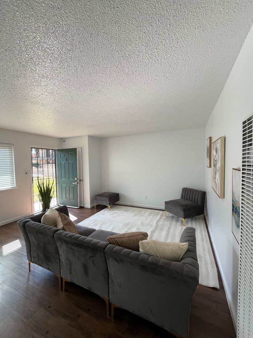 Turlock Apartment: 1144 Pioneer Ave