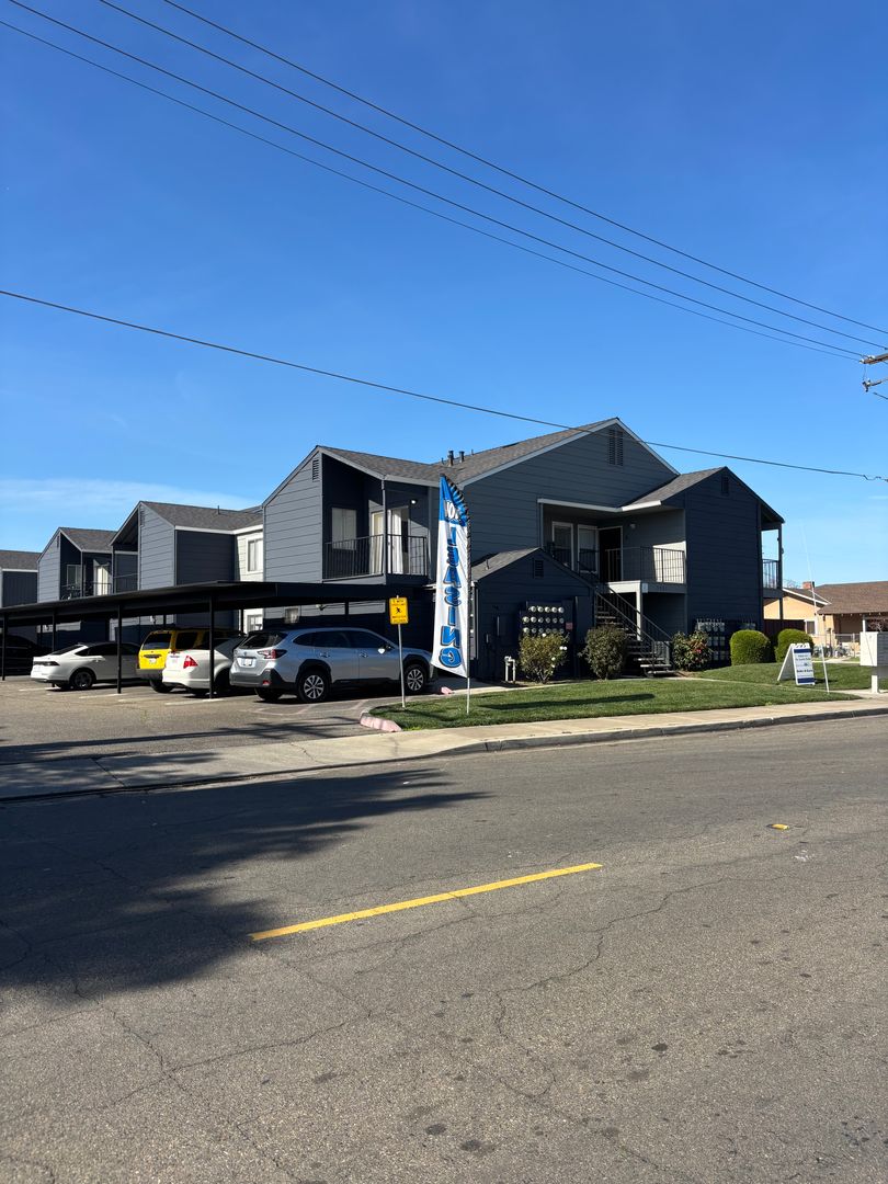 Ceres Apartment: 3001 10th St