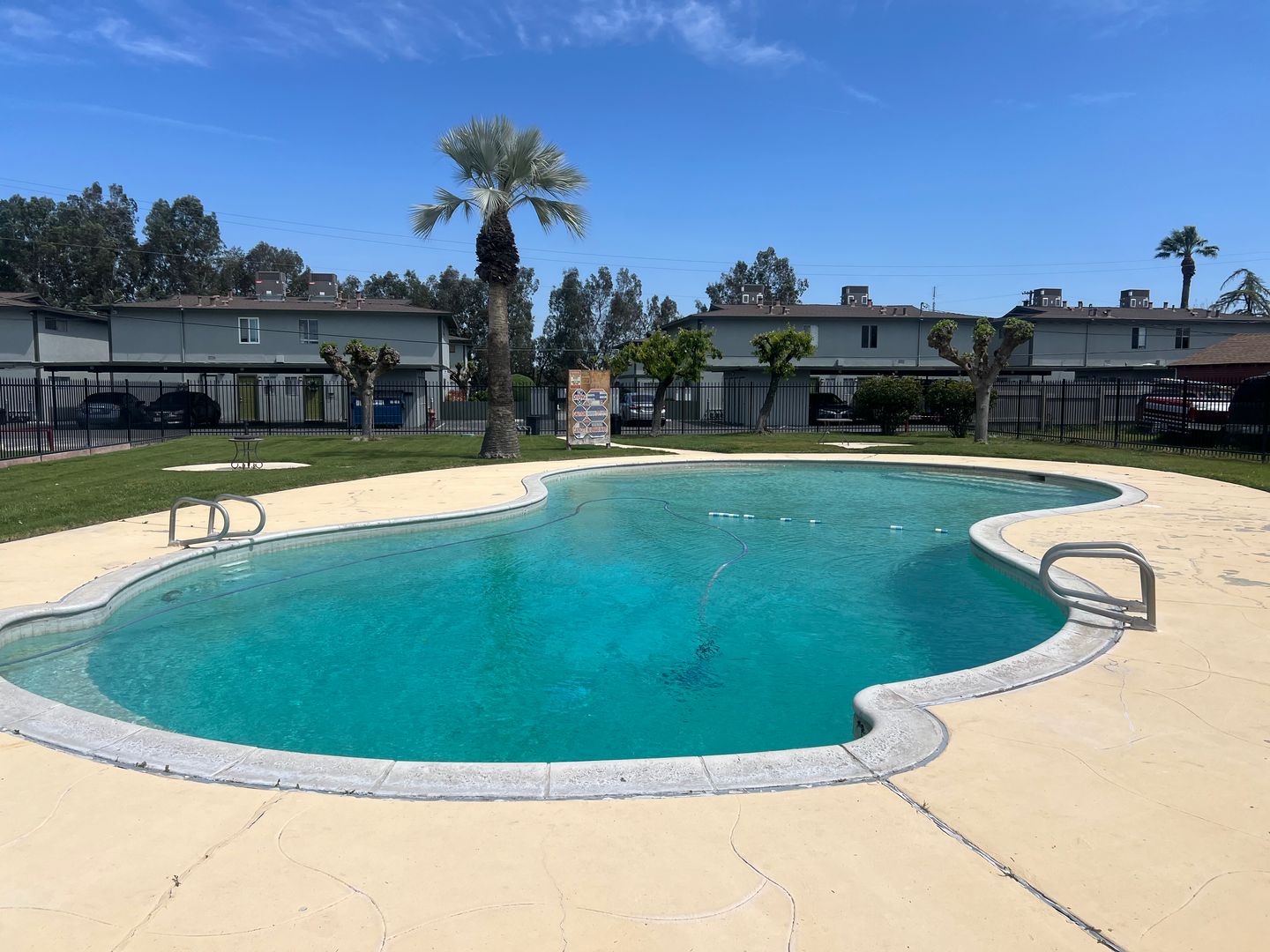 Los Banos Apartment: 1548 Canal Farm Lane