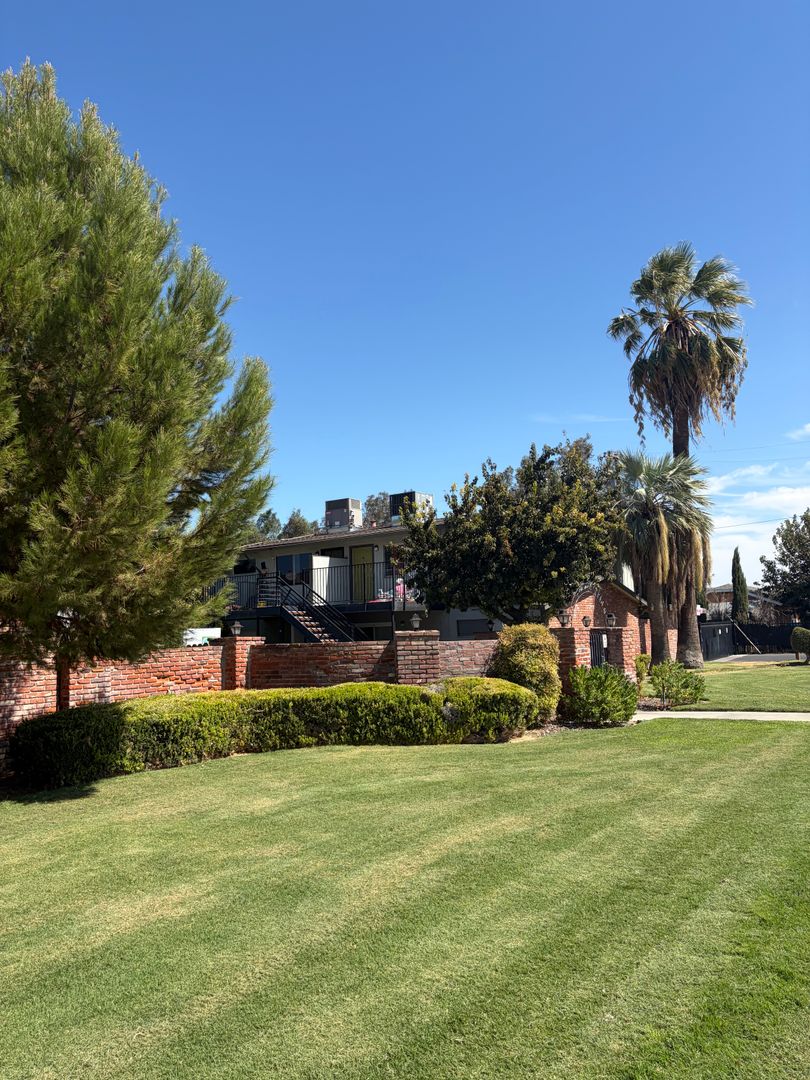 Los Banos Apartment: 1548 Canal Farm Lane