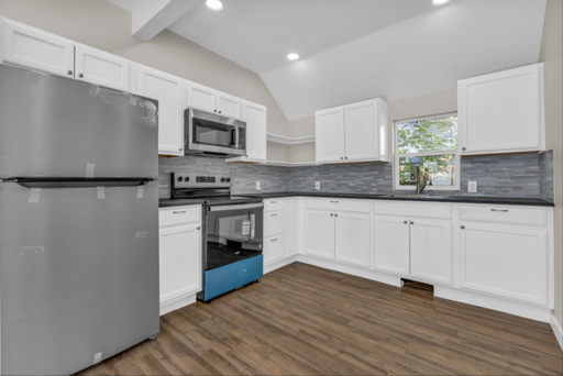 Remodeled Two Bed/One Bath Apt. #3 in Tooele! – photo 1